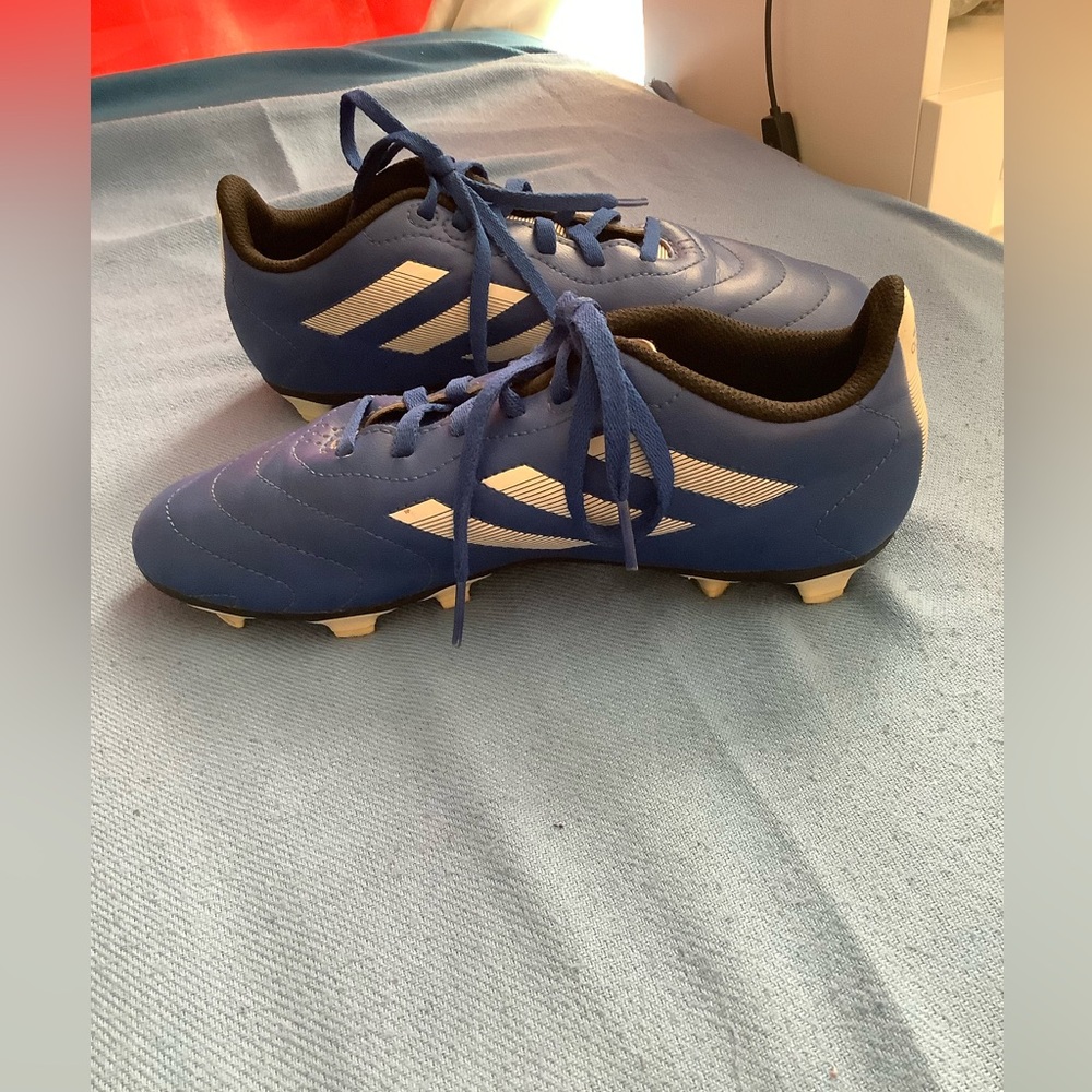 Adidas Big Boy Soccer Cleats Size 5 Washed and Deodorized
